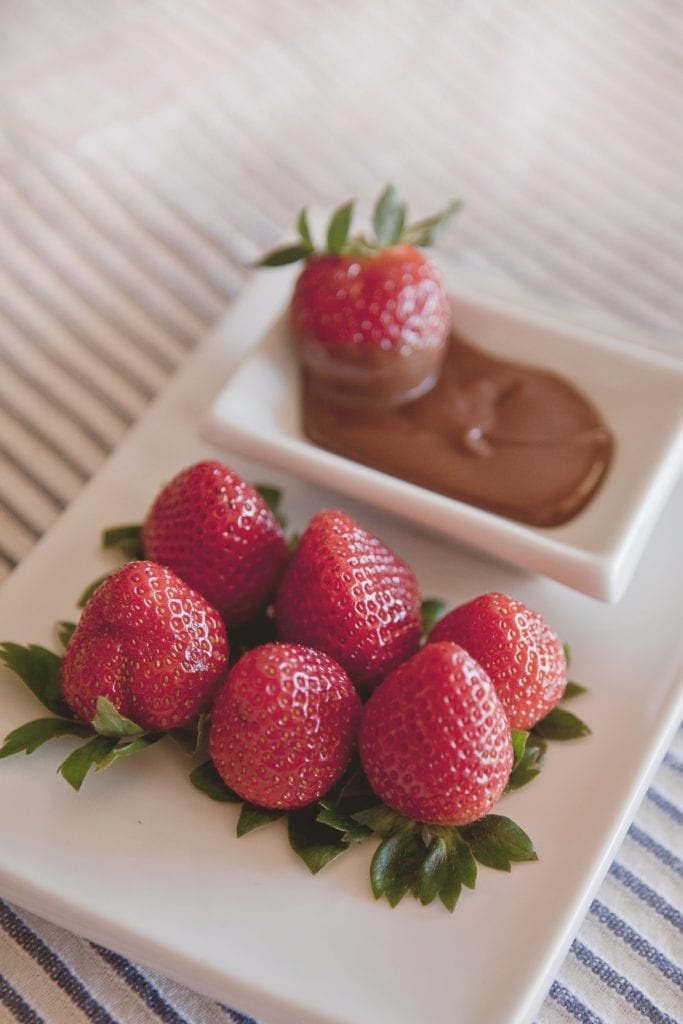 Strawberries and chocolate for a healthy barbecue dessert